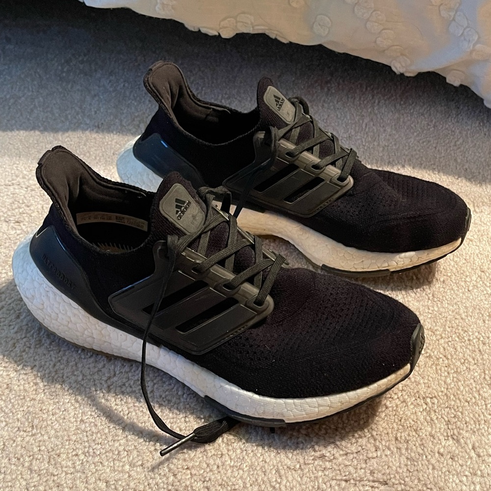 Adidas Ultraboost 22